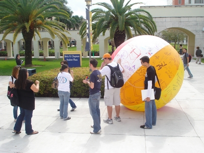 Hospitalized children benefit from FIU students’ altruism.