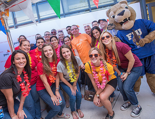 “Welcome to the BizLife” gets students thinking about their FIU college years – and beyond.