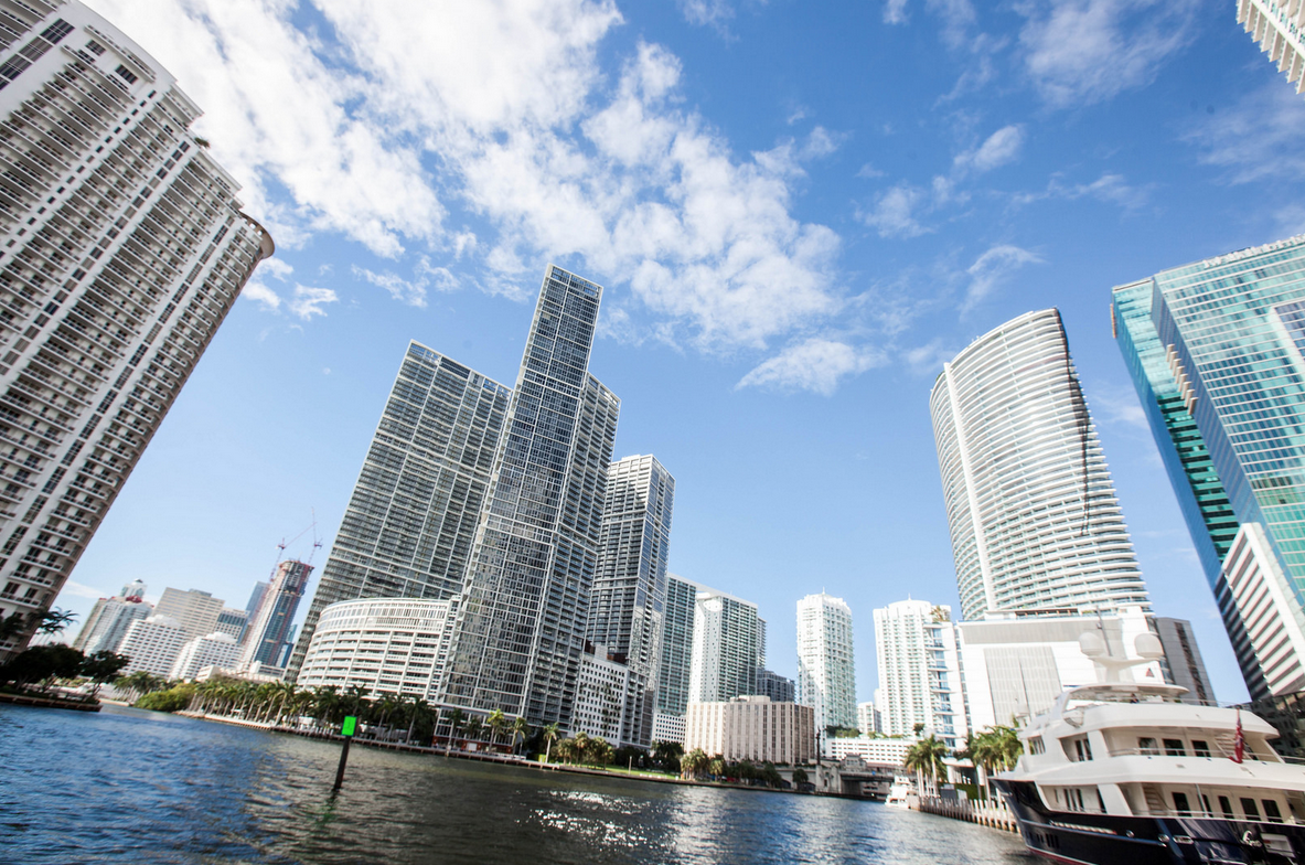 FIU College of Business Masters of Science in International Real Estate (MSIRE) Bayside Boat Tour gave guests the opportunity to tour the Miami River and hear from experts in the industry. The boat tour, lasting two hours, gave guests an up-close look at various projects and the chance to network with developers, lenders and officials. 