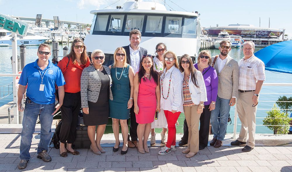 Hollo School boat tour brings students closer to latest projects—and professional success. 