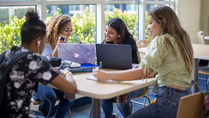 FIU Business students