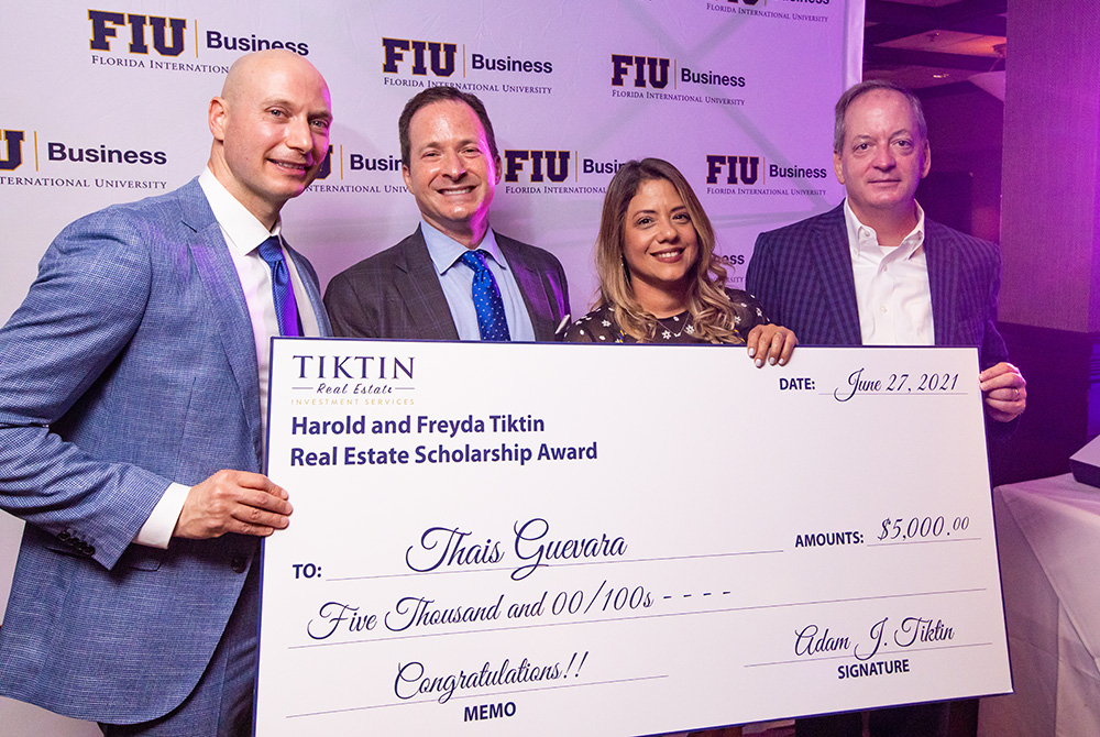 FIU Hollo School graduation dinner celebrates mentorship, community – and a donor’s generosity.